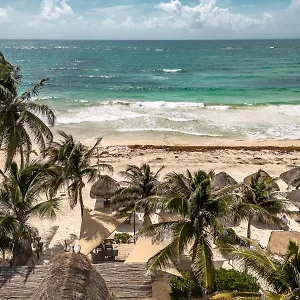 **** Hotel Niken Beachfront México